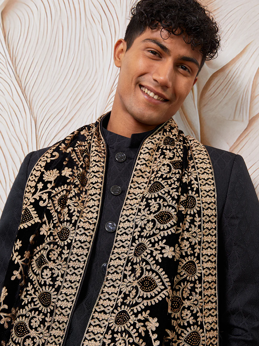 Men's Black Silk Blend Sherwani Pant And Dupatta Set - Image 3