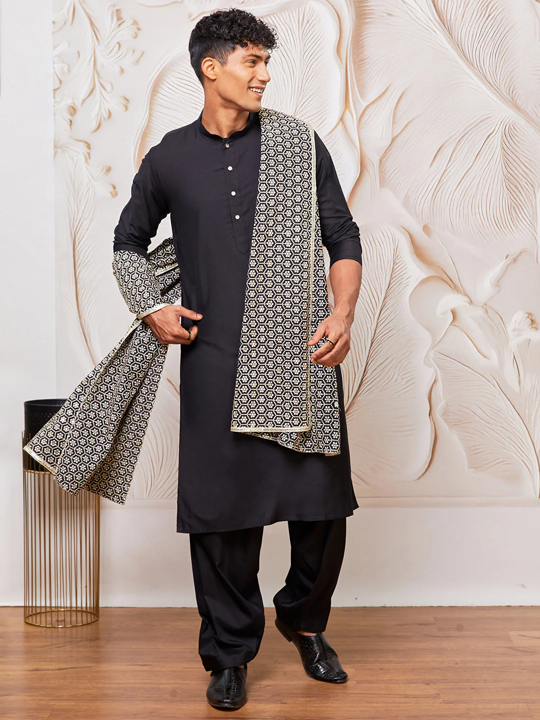 Men's Black Viscose Kurta,Patiala And Dupatta Set. - Image 3