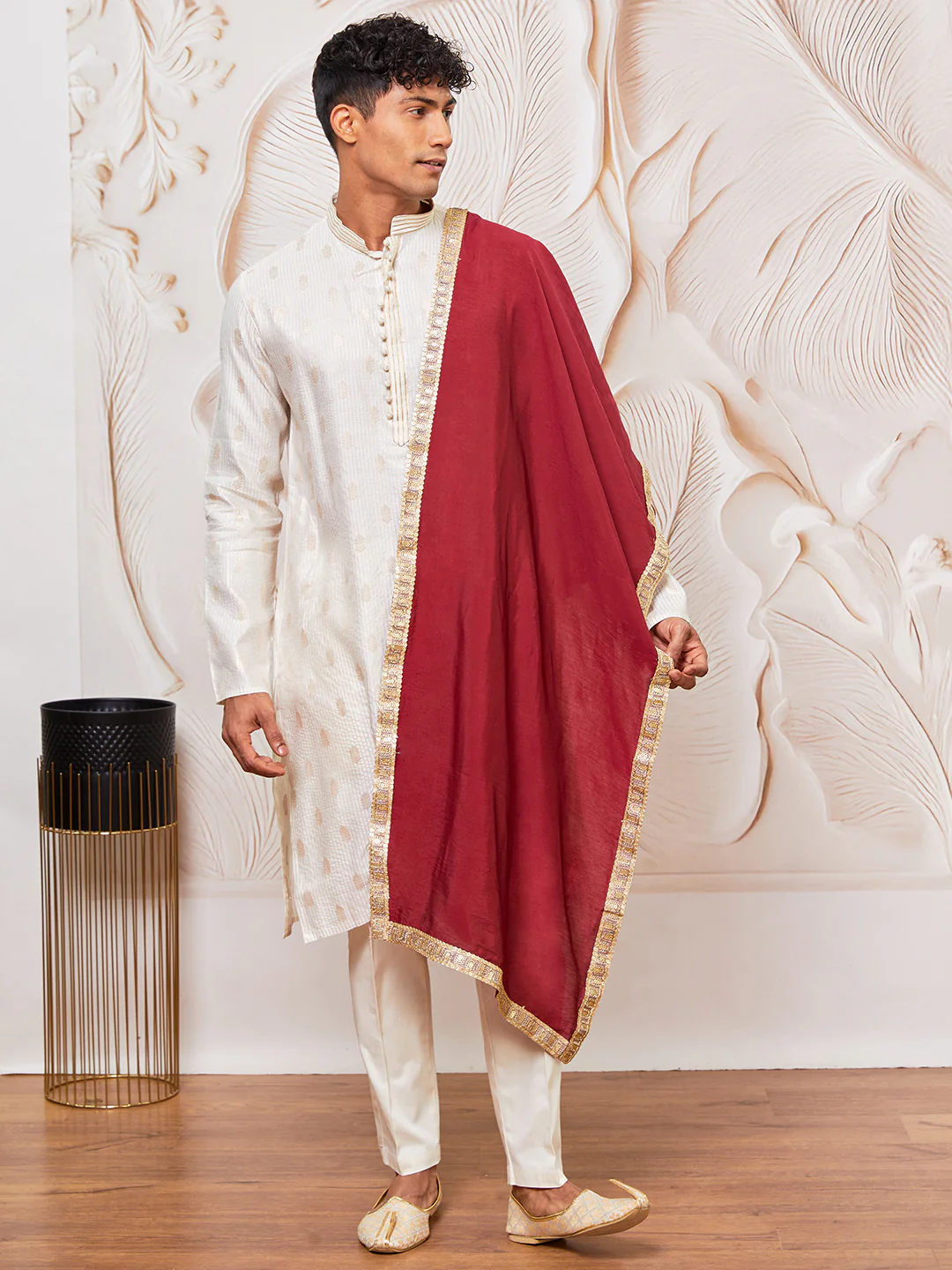 Men's Cream Cotton Blend Kurta, Pant And Dupatta Set - Image 4