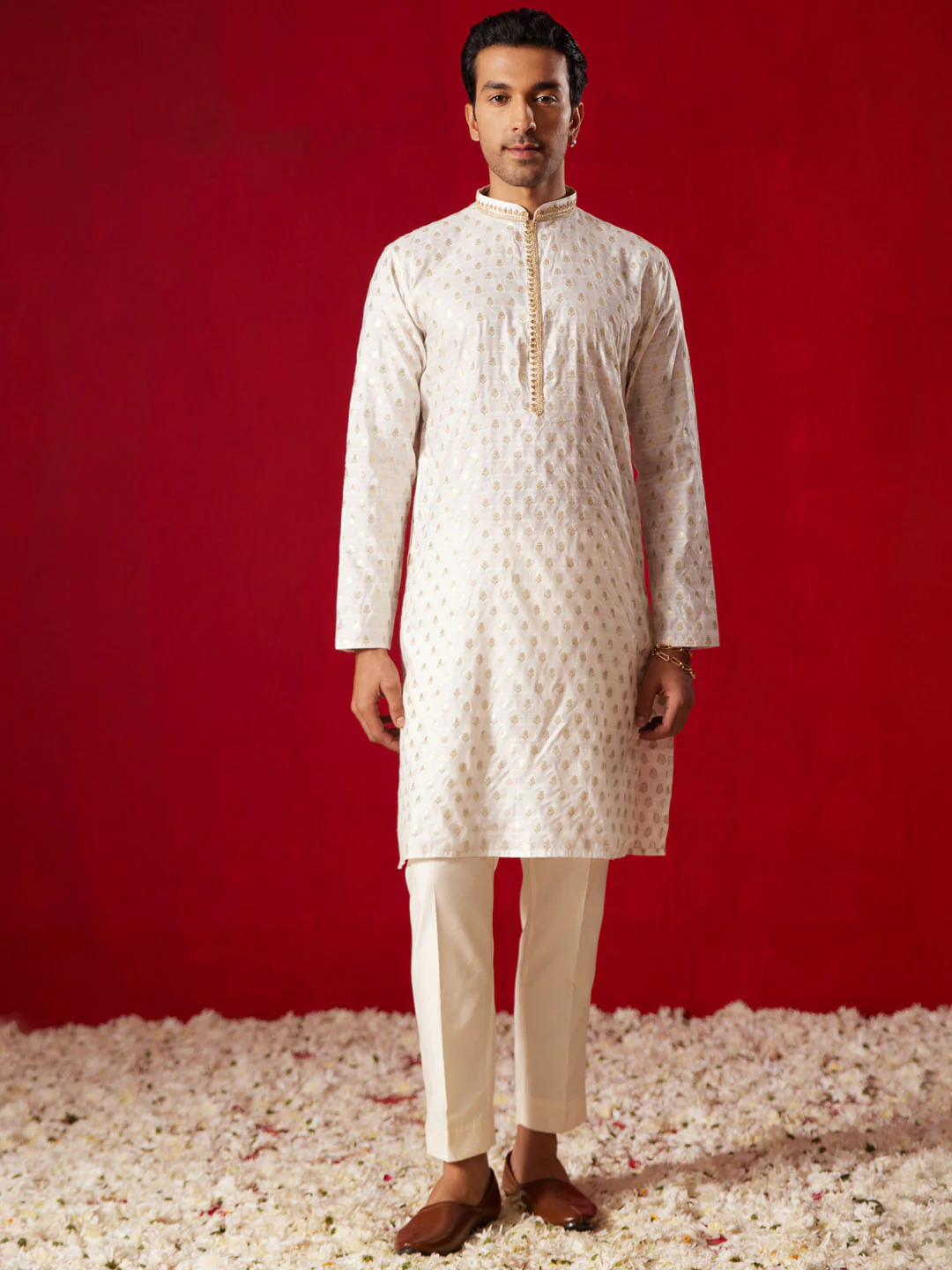 Men's Cream Silk Blend Jacquard Kurta With Pant Set - Image 2