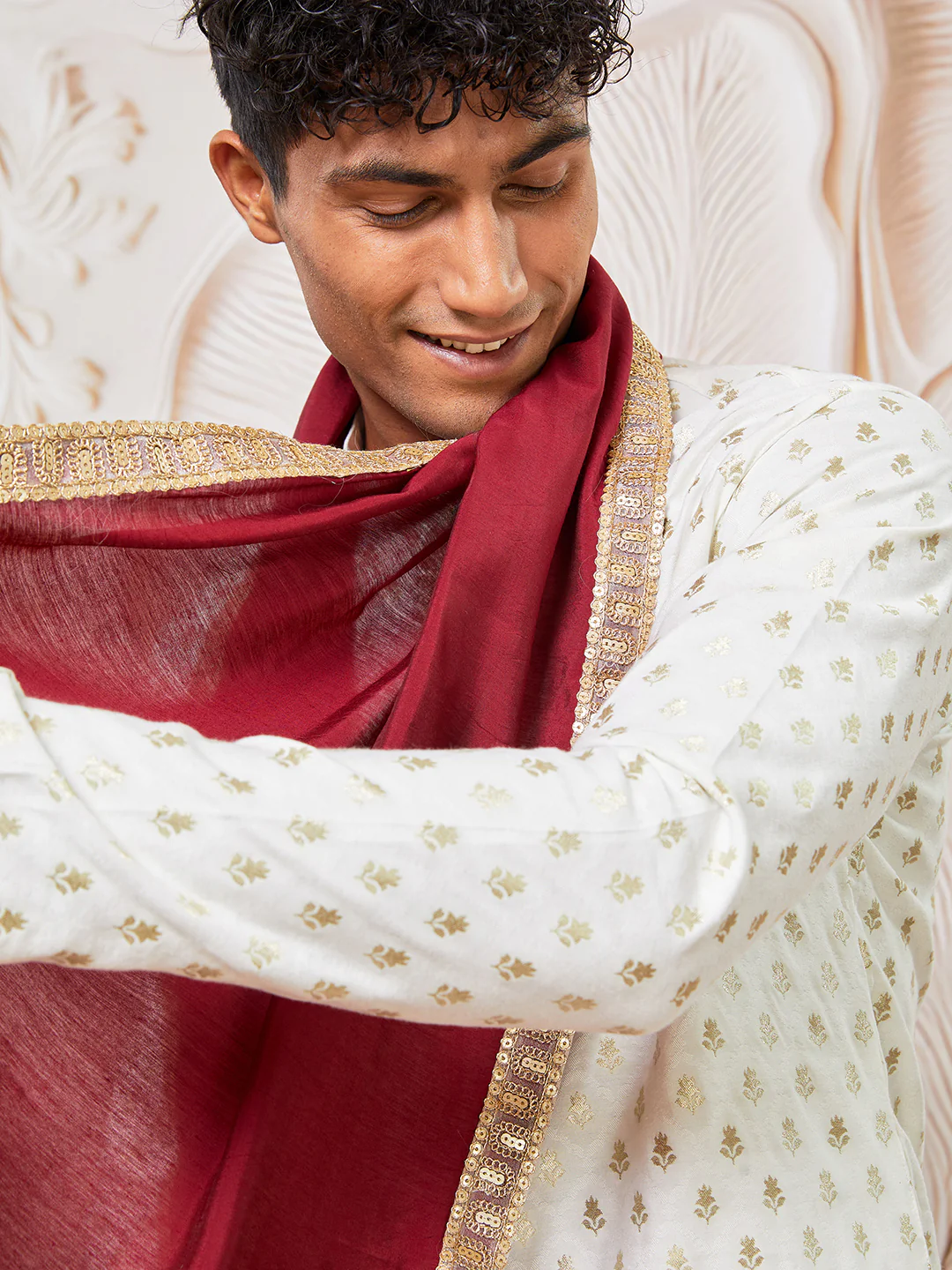 Men's Cream Silk Blend Kurta,Pant And Dupatta Set - Image 3