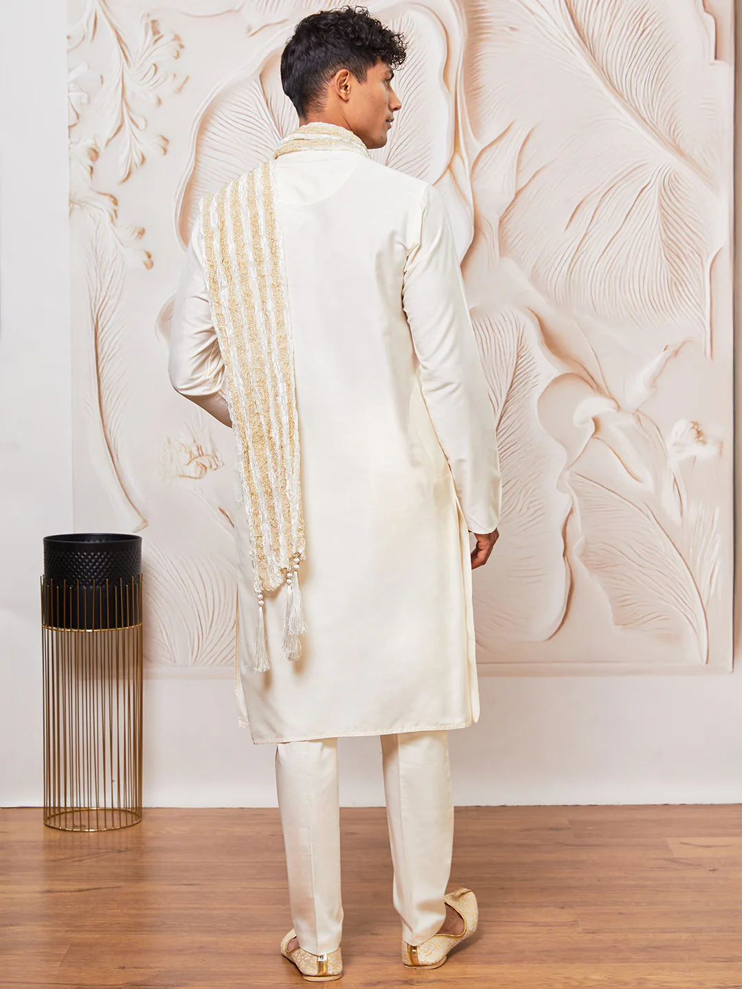 Men's Cream Viscose Kurta Pant And Dupatta Set - Image 4