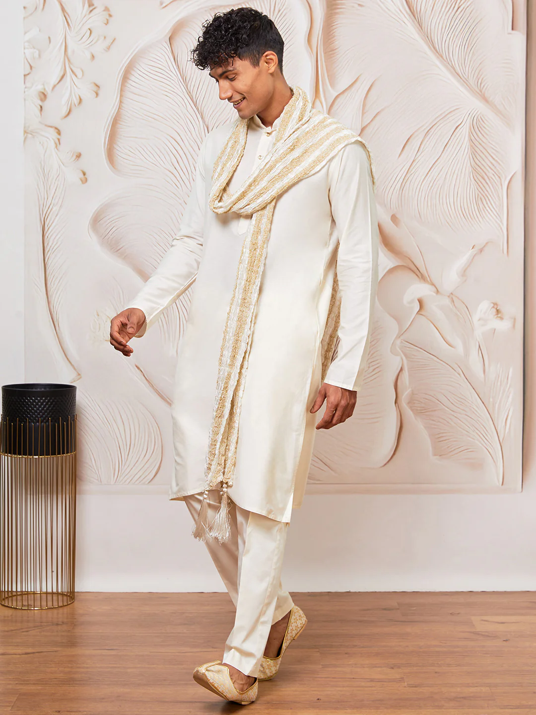 Men's Cream Viscose Kurta Pant And Dupatta Set - Image 5