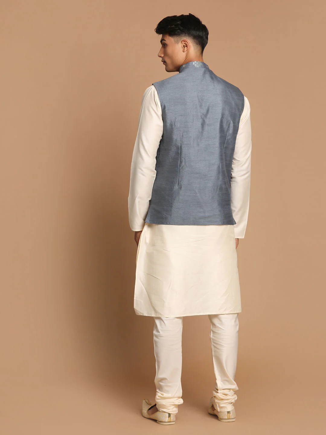 Men's Grey Mirror-Work Silk Blend Nehru Jacket With Solid Kurta & Pyjama Set - Image 3
