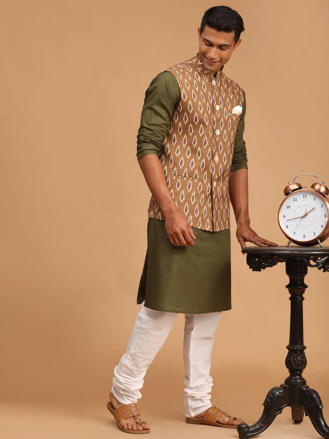 Men's Green Printed Cotton Nehru Jacket With Mehdi Green Kurta And White Pyjama Set - Image 2