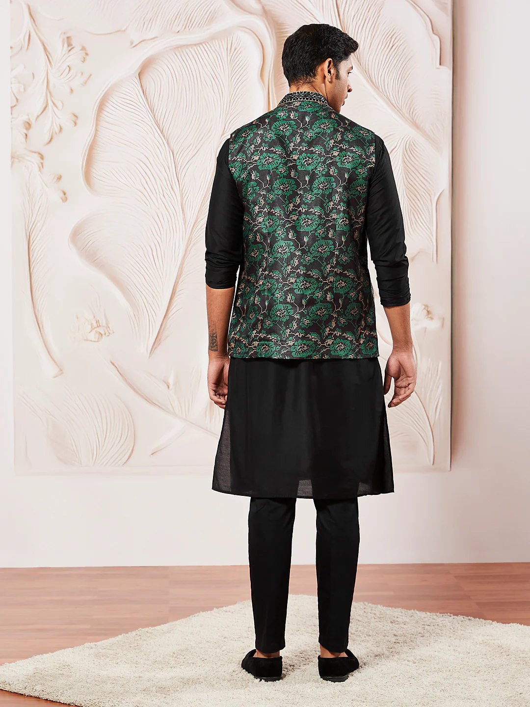 Men's Green Silk Blend Jacket,Kurta And Pyjama Set. - Image 5