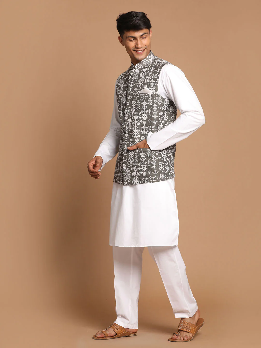 Men's Grey Printed Nehru Jacket With White Solid Kurta & White Cotton Pant Set - Image 6