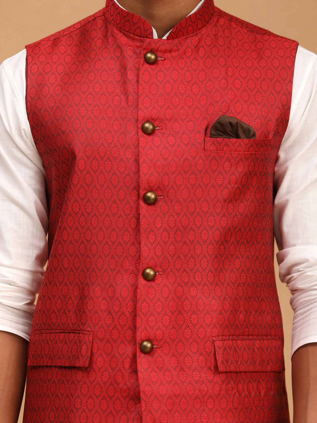 Men's Maroon Jacquard Nehru Jacket With Kurta Pyjama Set - Image 4