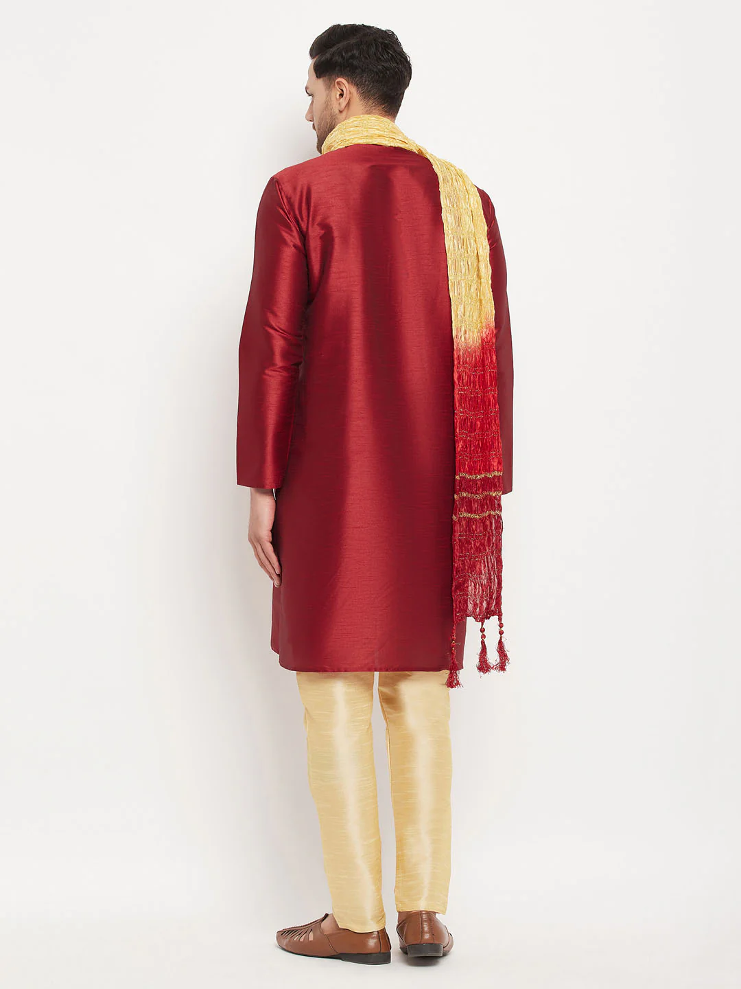 Men's Maroon Silk Blend Kurta And Gold Pant Style Pyjama Set With Dupatta - Image 3