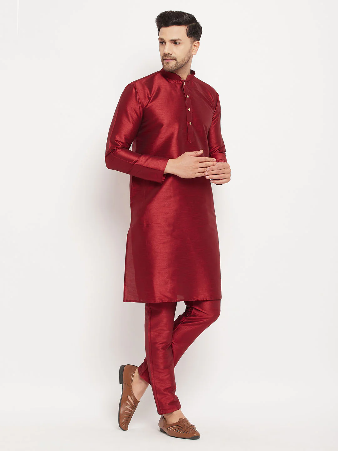 Men's Maroon Silk Blend Kurta And Maroon Pant Style Pyjama Set - Image 6
