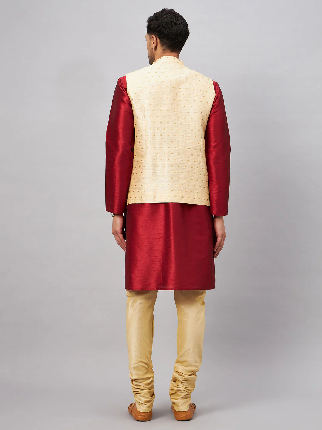 Men's Gold Zari Weaved Jacket With Kurta Pyjama Set - Image 3