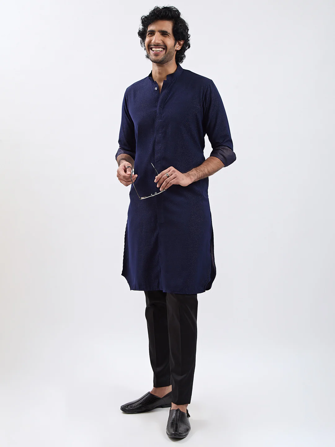 Men's Navy Blue Cotton Blend Kurta For Men. - Image 5