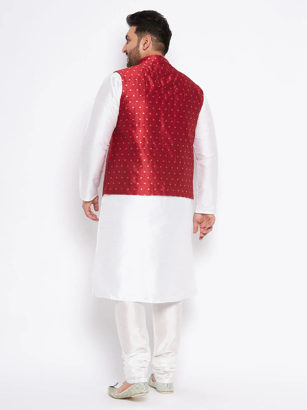 Men's Plus Size Maroon Zari Weaved Nehru Jacket With Kurta Pyjama Set - Image 3