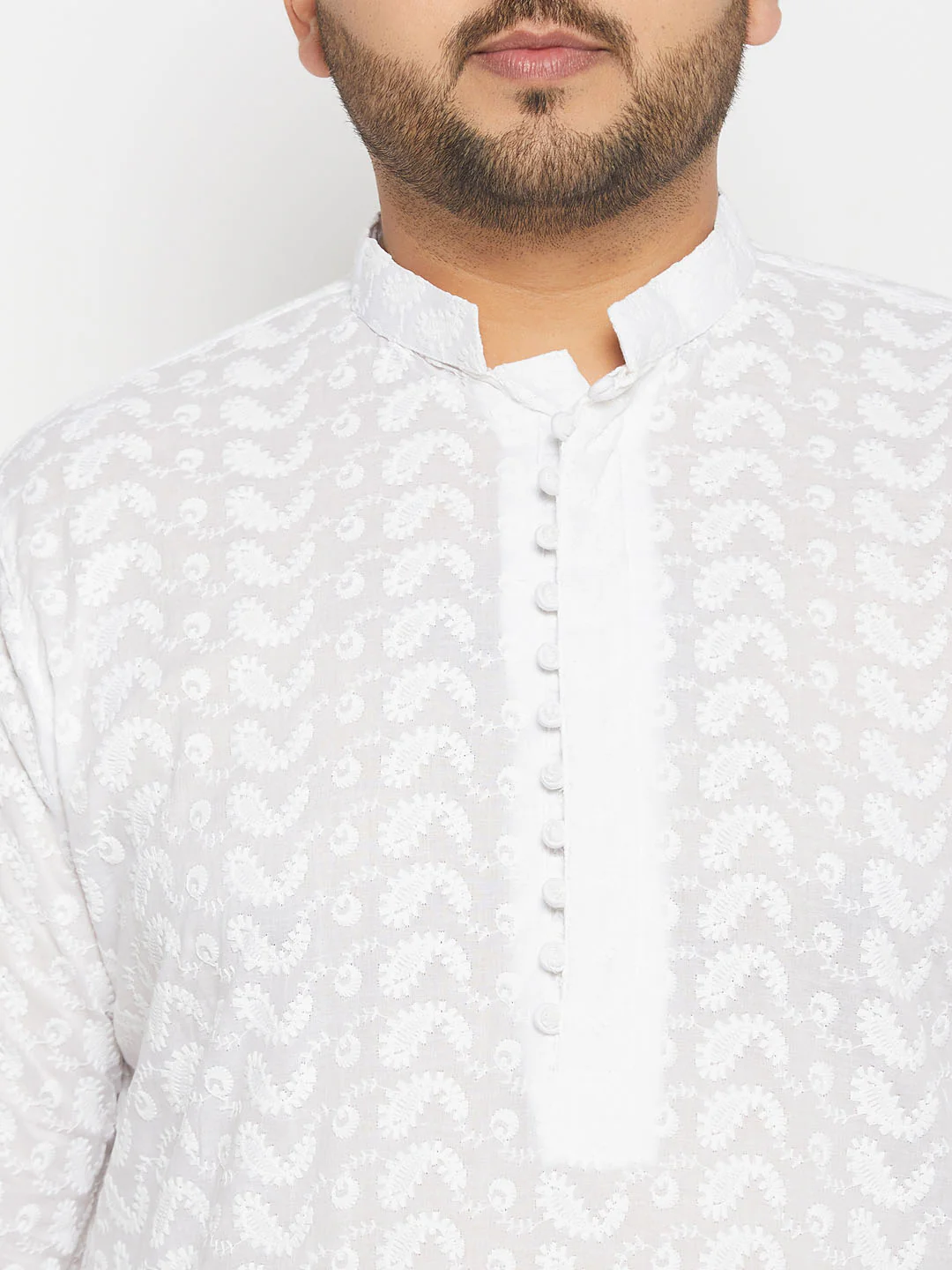 Men's Plus Size White Chikankari Embroidered Kurta And White Cotton Pant Style Pyjama Set - Image 4