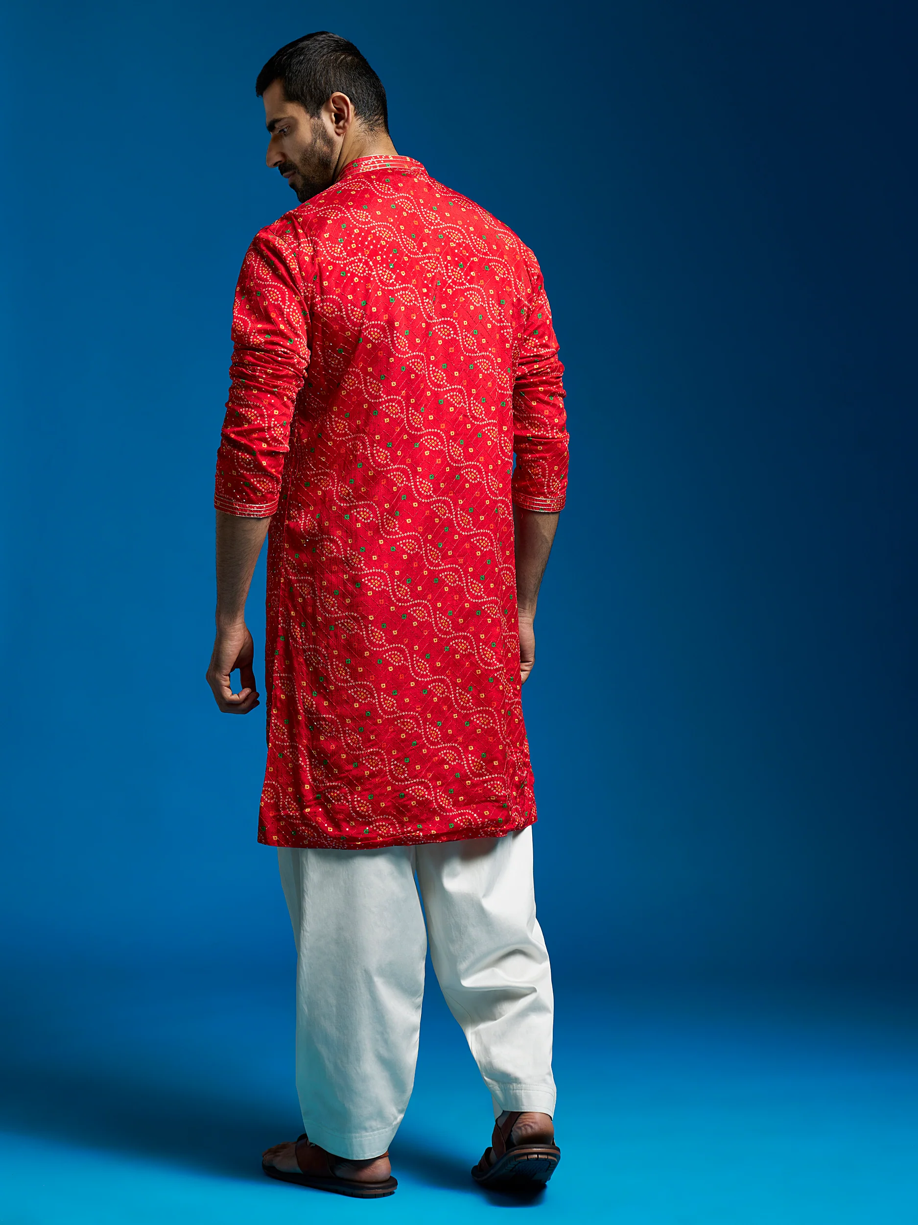 Men's Red And Cream Chinon Kurta And Patiala Set. - Image 4