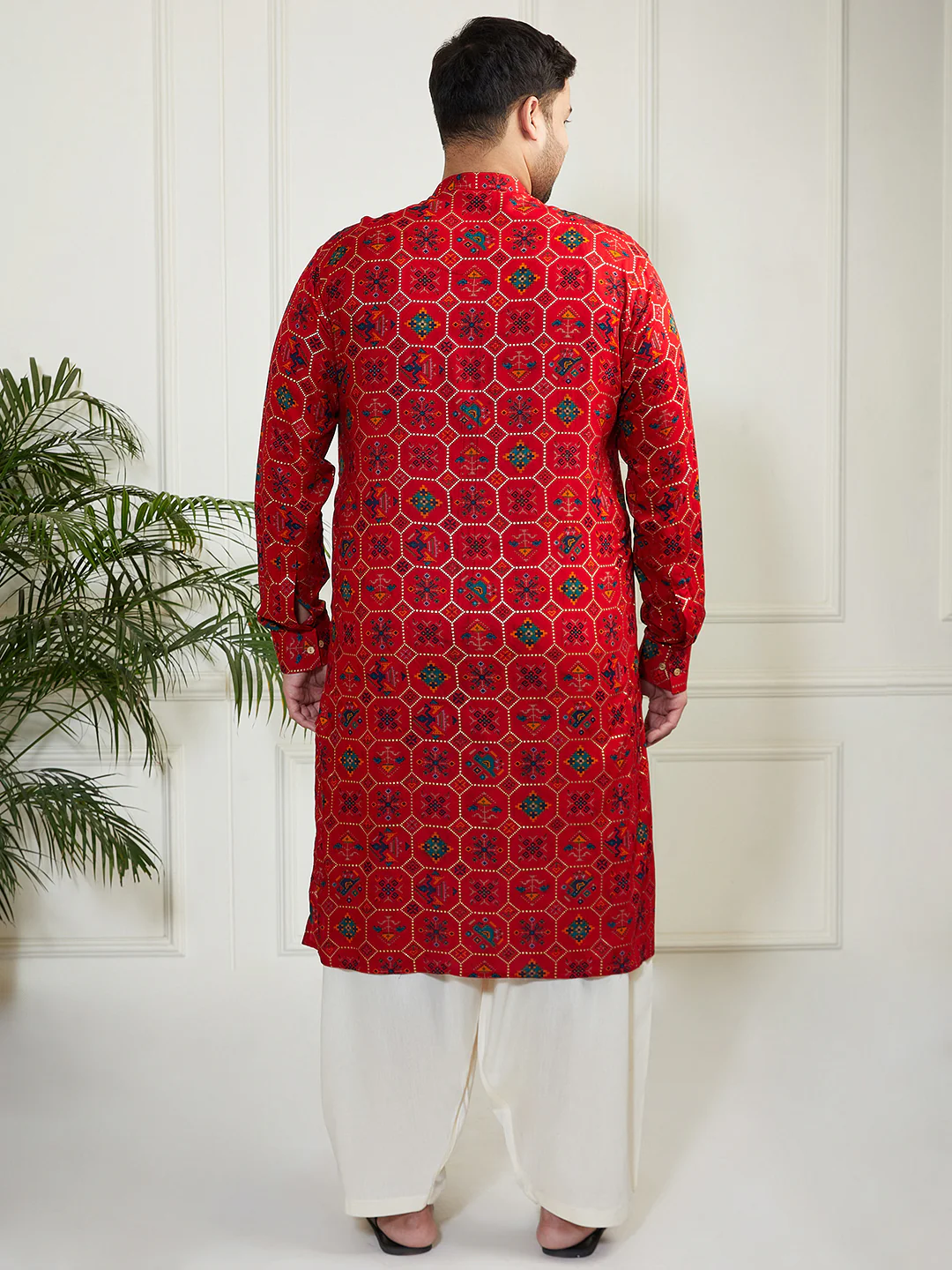 Plus Men's Blue And Cream Cotton Blend Kurta And Patiala Set - Image 5