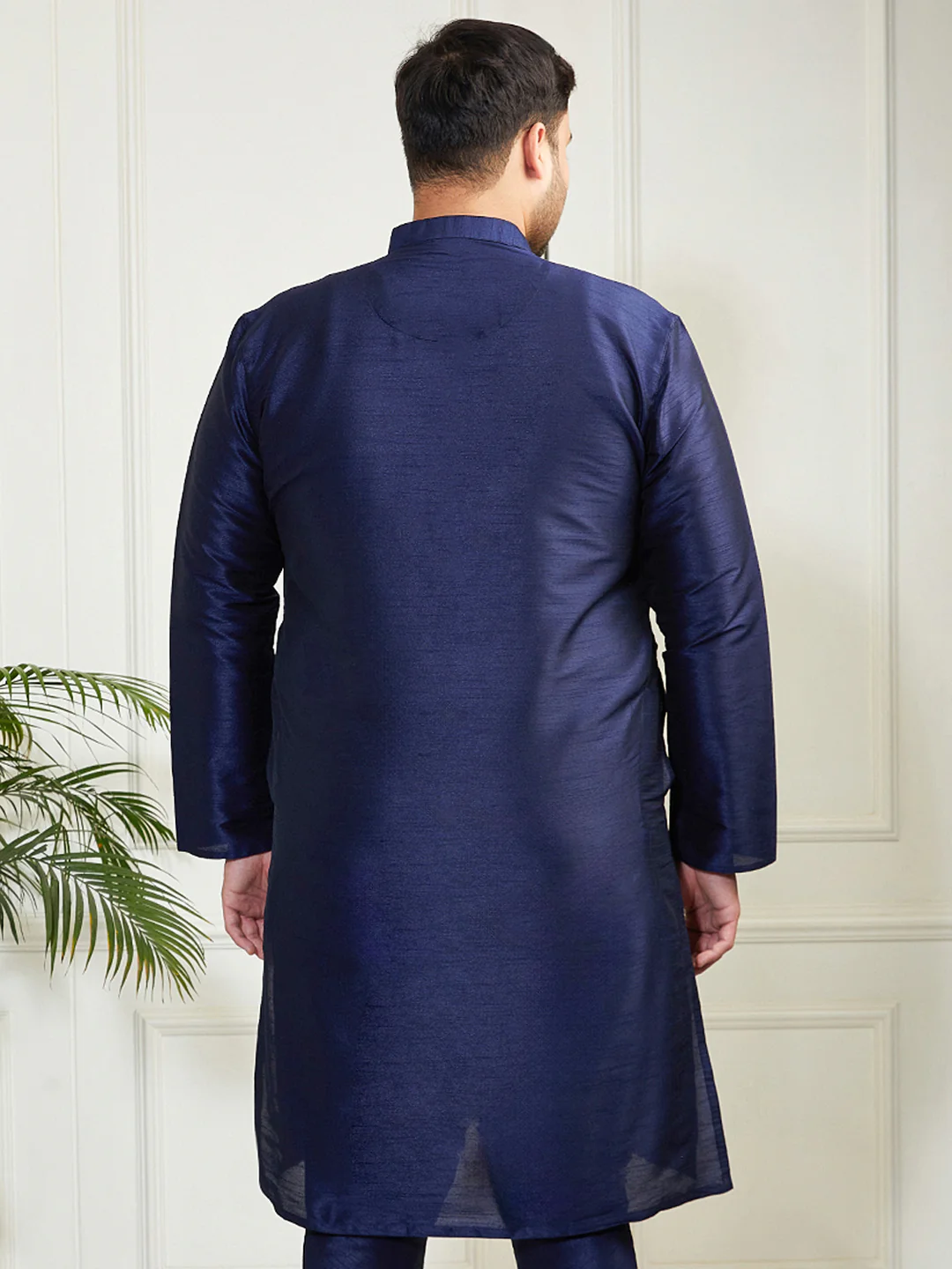 Plus Men's Navy Blue Silk Blend Kurta - Image 4