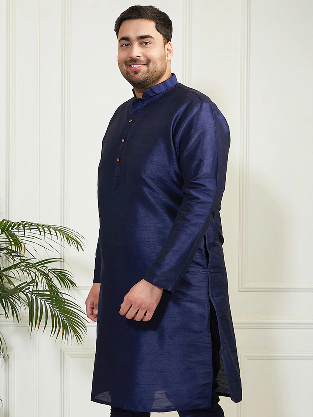 Plus Men's Navy Blue Silk Blend Kurta - Image 5