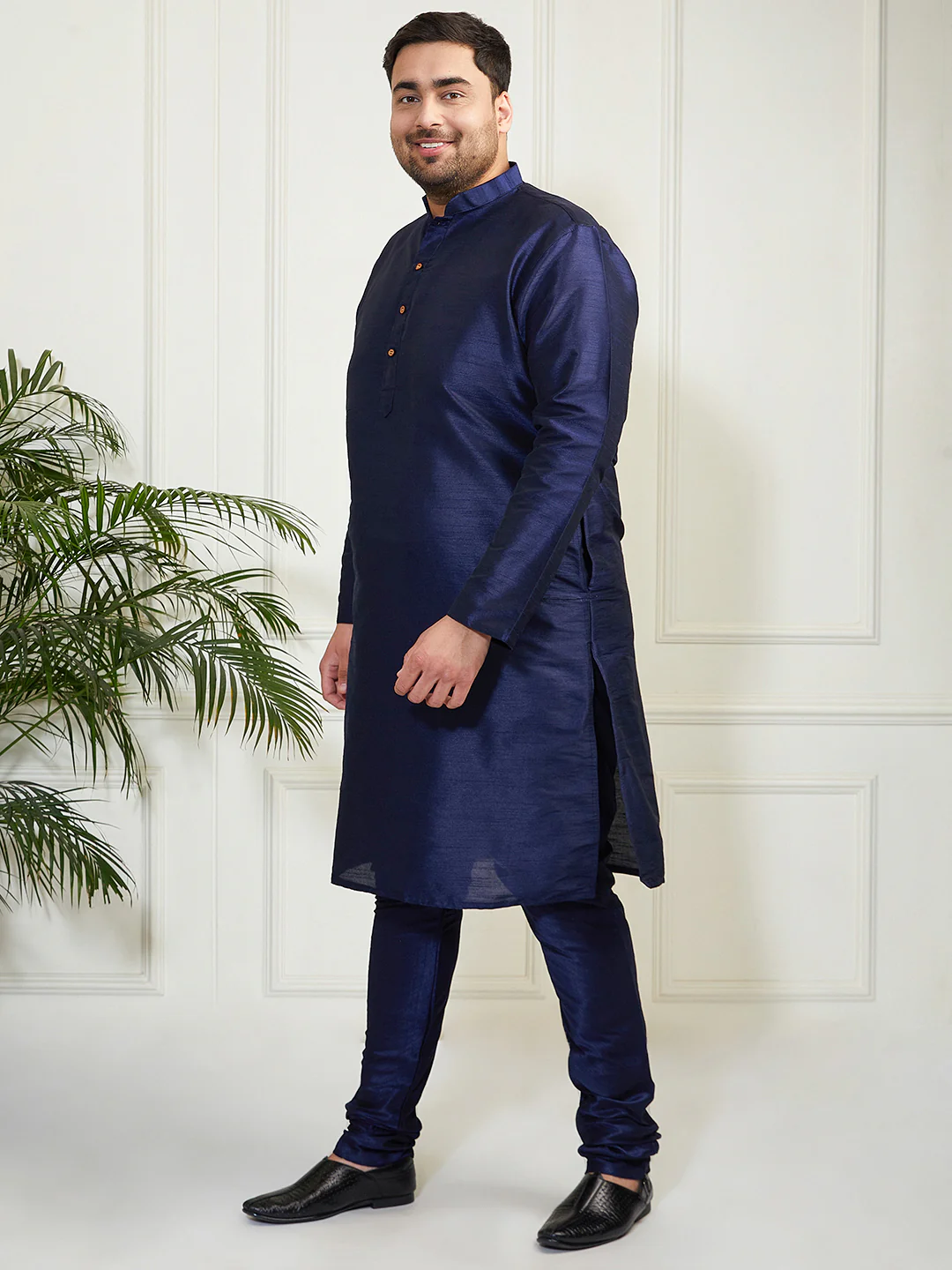 Plus Men's Navy Blue Silk Blend Kurta Pyjama Set - Image 3