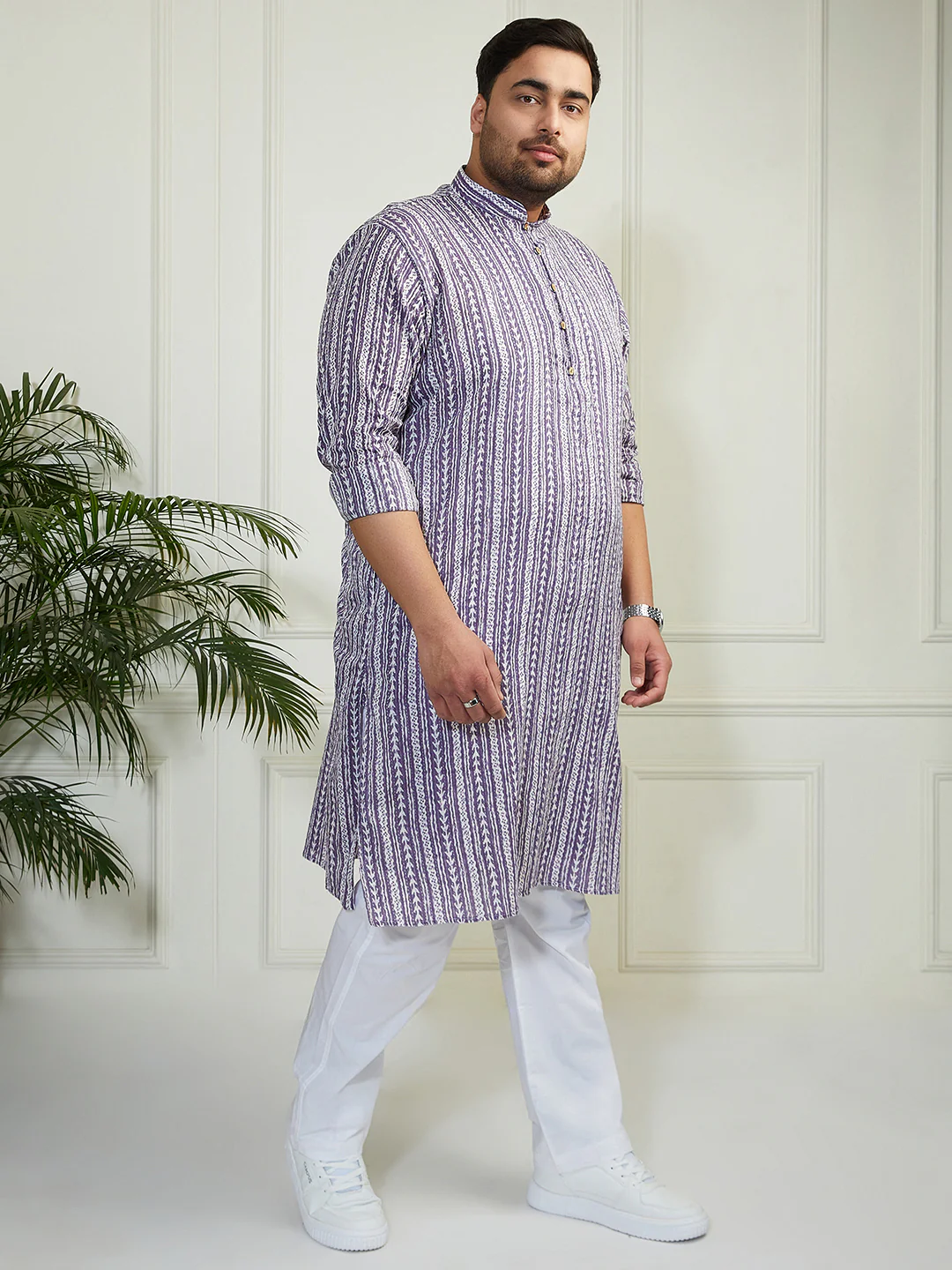 Plus Men's Purple And White Cotton Kurta Pyjama Set - Image 3