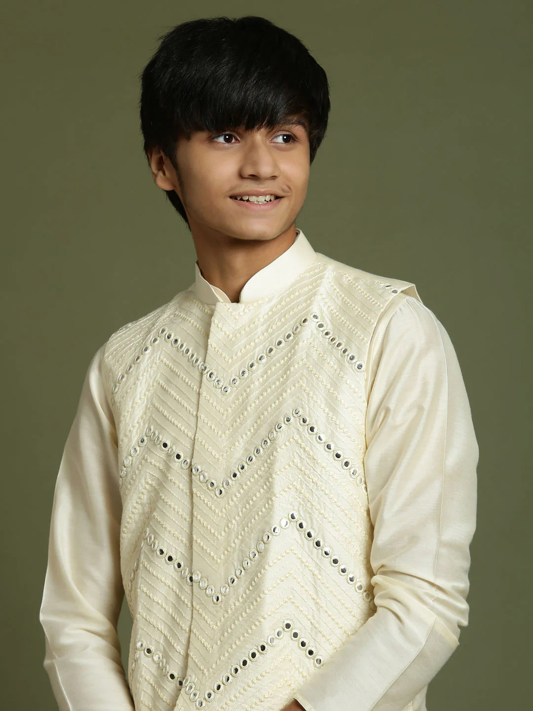 Boy's Cream Mirror Work Jacket And Solid Kurta Pyjama Set - Image 4